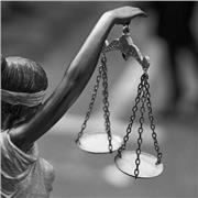 Abogada en ejercicio, da clases de Derecho civil, penal, procesal y constitucional